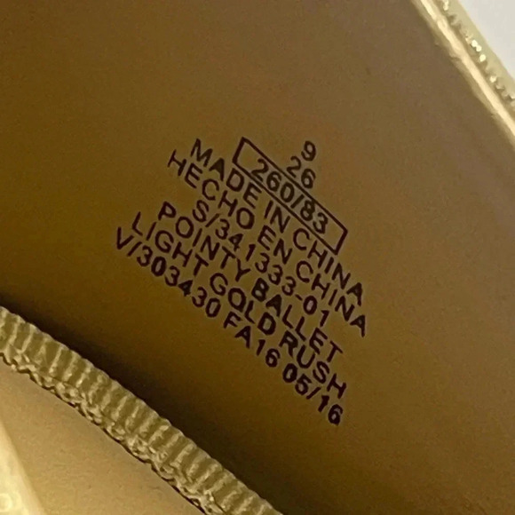 Old Navy gold metallic flats shiny pointy toe ballet slipper slip on size 9 - Picture 10 of 11